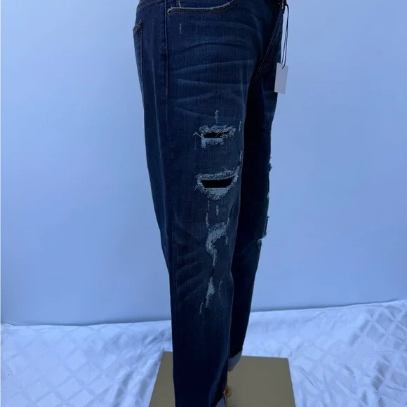 Sneak Peek Sexy Boyfriend High Rise Distressed Cropped Jeans Size 7/Medium - Picture 5 of 12